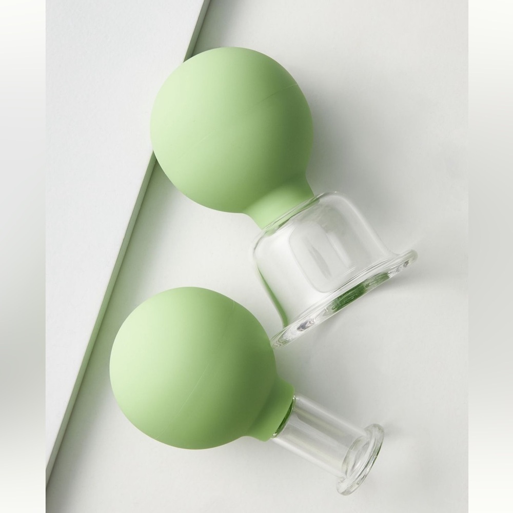❤️🔥Anthropologie - 2 piece Skin Boost Body Cupping Kit